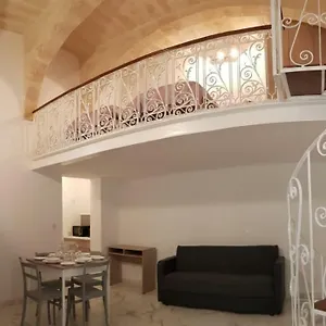Palazzo Leonardo , Φλοριάνα Μάλτα